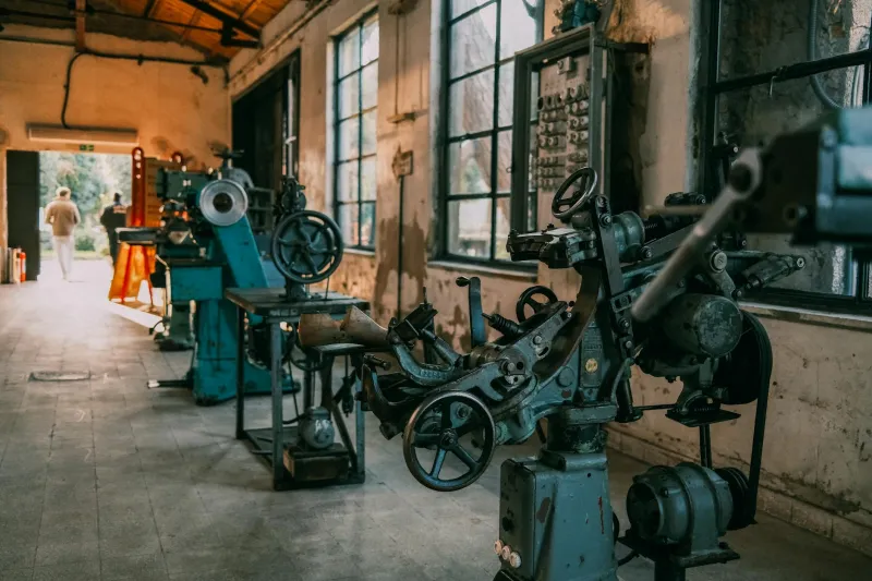 Built by Nobodies: Seven Game-Changing Inventions That Came From Everywhere Except the Lab