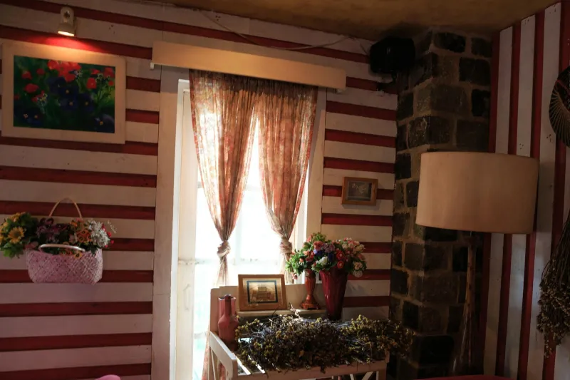 The Reject Who Painted America's Living Rooms: How Thomas Kinkade Outsold Every Museum
